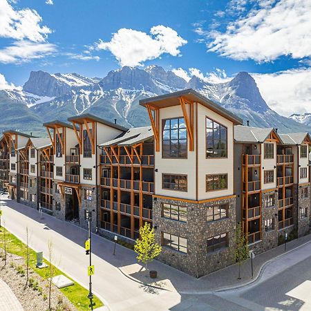 Spring Creek Luxury King One Bedroom At White Spruce Lodge Canmore Exterior foto