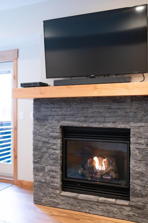 Spring Creek Luxury King One Bedroom At White Spruce Lodge Canmore Exterior foto
